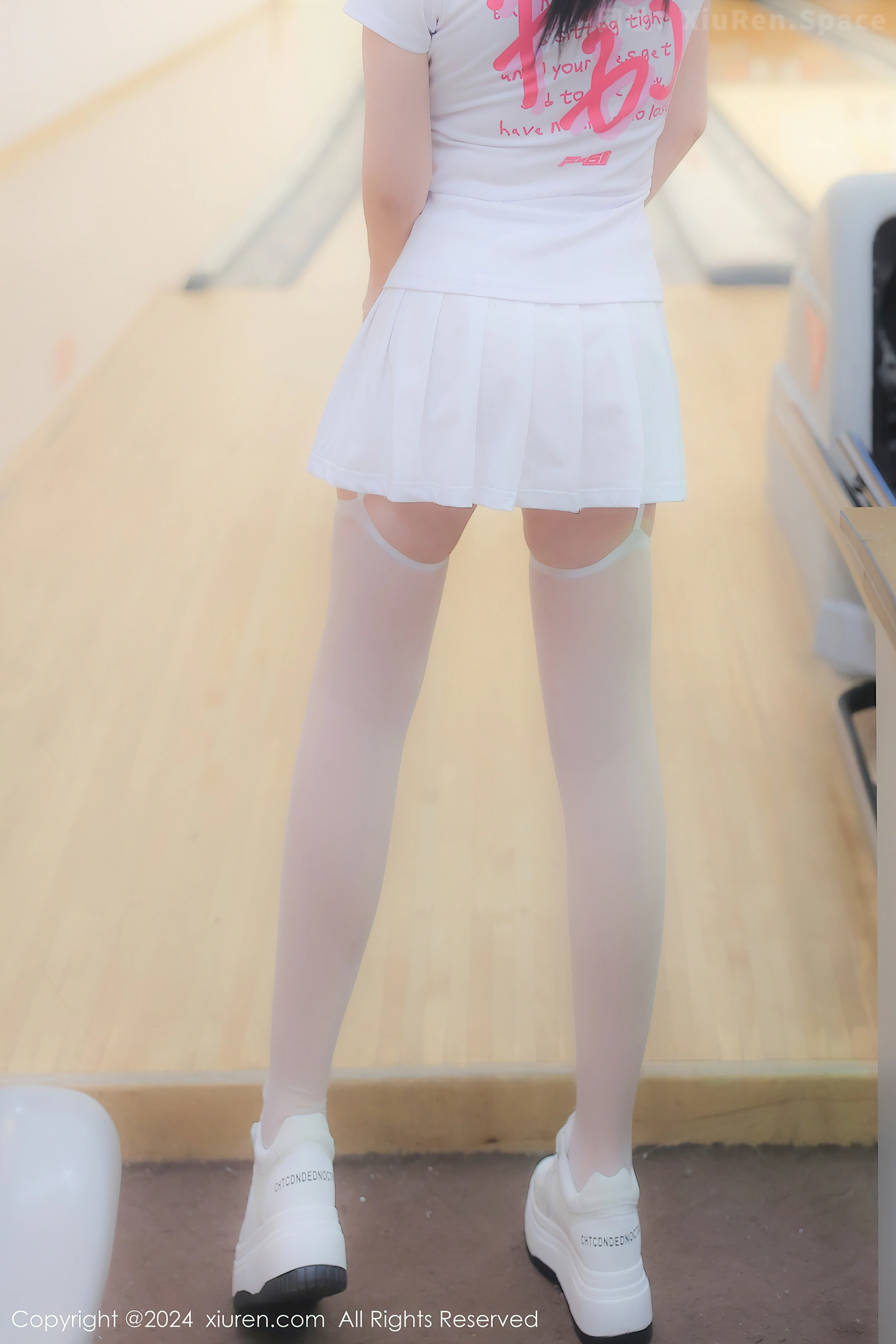 图片[3]-[XiuRen秀人网]VOL.8118 模特小薯条nienie球馆场景性感运动短裙套装秀丰腴身材诱惑写真80P-秀人网官方网站